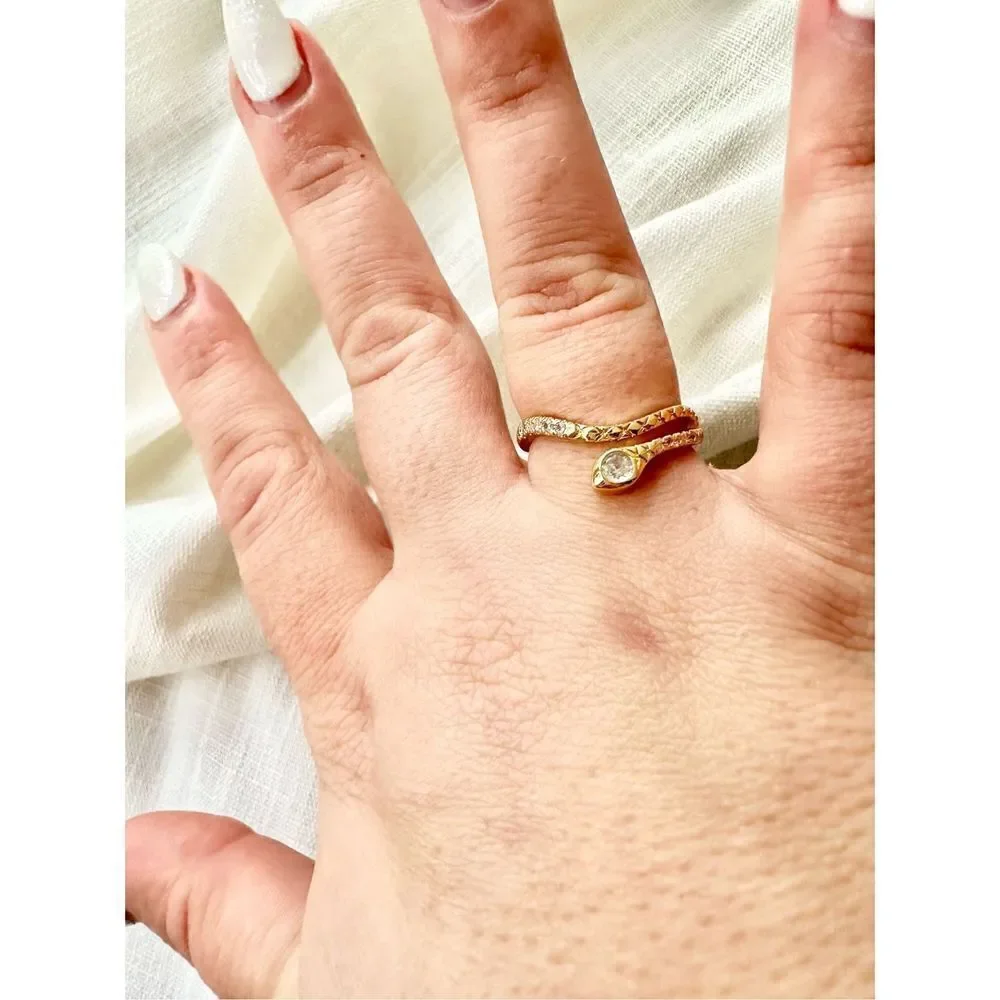 Serpent style ring size 8